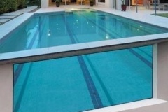 Desain-kolam-renang-kaca-akrilik-di-atap-rumah-FILEminimizer