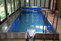 Kolam-renang-indoor-transparan-berkualitas-FILEminimizer