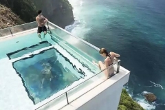 Pembuatan-Kolam-Renang-Kaca-dan-Acrylic-Pool-FILEminimizer